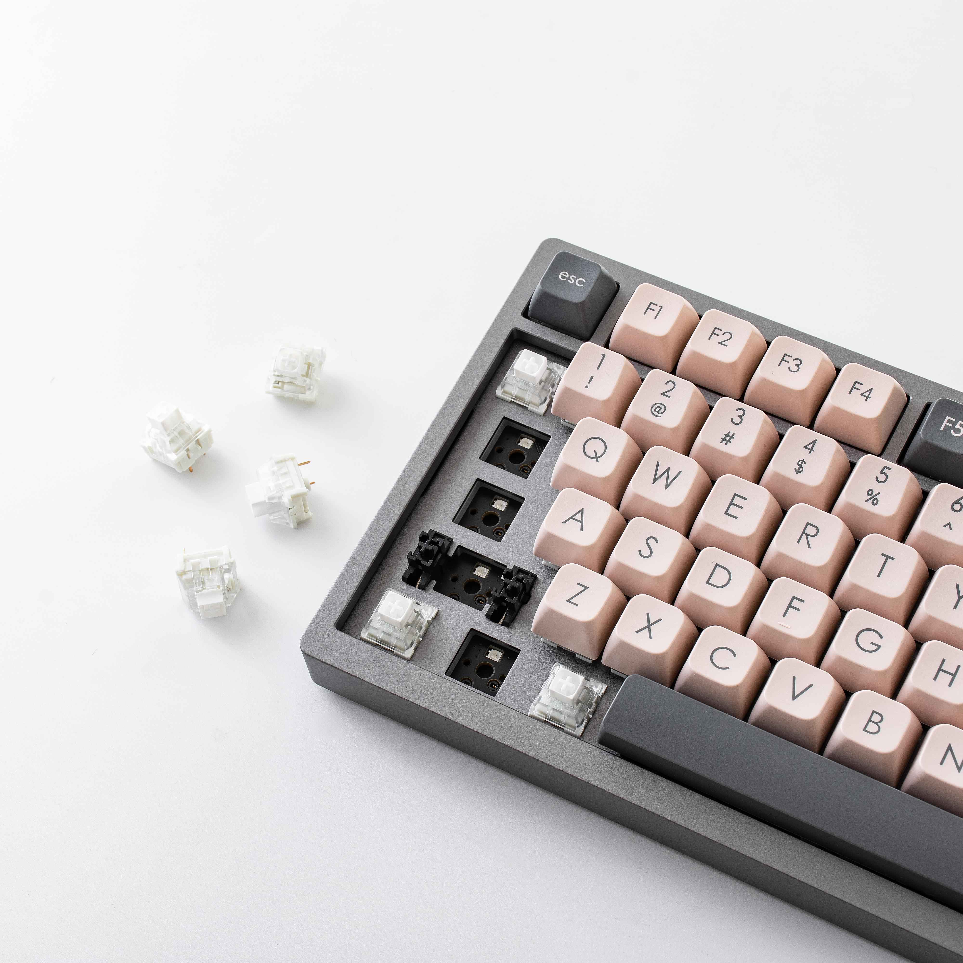 YUNZII AJAZZ AC081 Gasket Hot Swappable RGB Wired Aluminum Mechanical Keyboard - Peace - Image 10